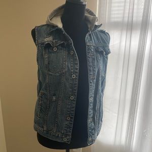 Art class sleeveless denim vest